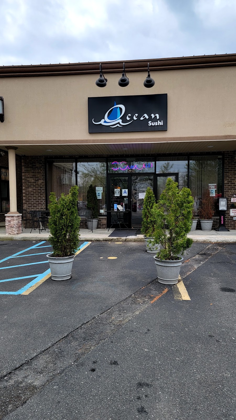 Ocean Sushi | 20 Jefferson Blvd, Staten Island, NY 10312, USA | Phone: (718) 966-6888