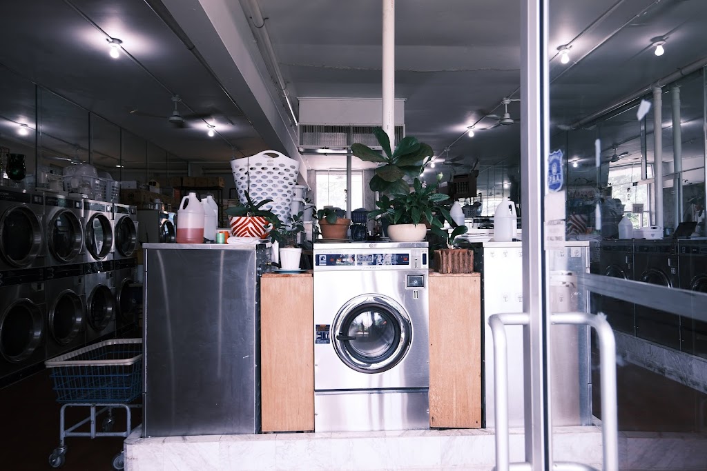 L&L Laundromat | W Village Green, Hicksville, NY 11801, USA | Phone: (516) 888-6633