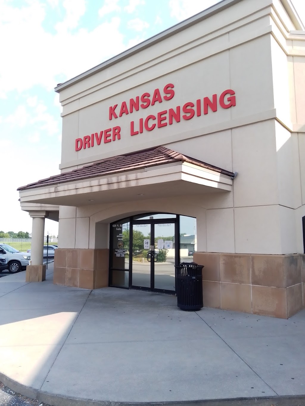 Kansas Driver Licensing | 620 N Rock Rd #300, Derby, KS 67037, USA | Phone: (316) 788-8749