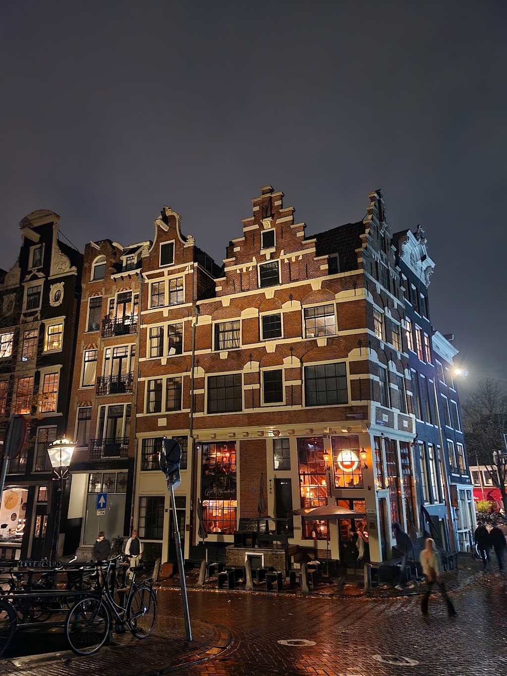 The Papeneiland Café | Prinsengracht 2, 1015 DV Amsterdam, Netherlands | Phone: 020 624 1989