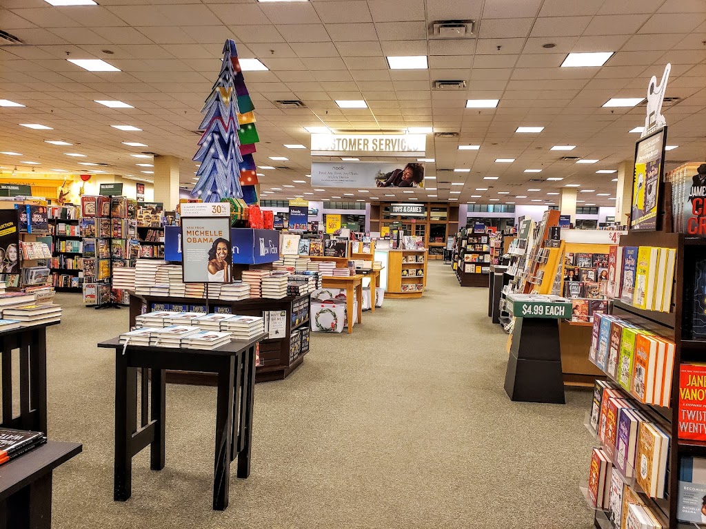 Barnes & Noble | 3100 Main St, Maumee, OH 43537 | Phone: (419) 878-0652