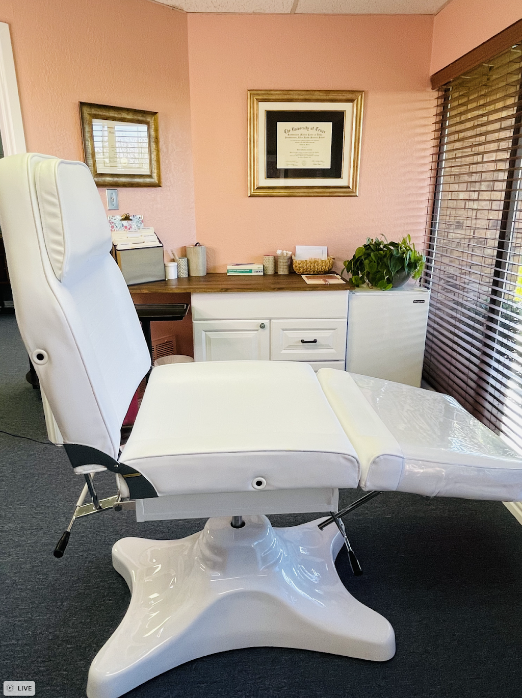 Refresh Medical Aesthetics | Christa Moses, PA | 1980 Stadium Oaks Court, Suite 104, Galactic Business Park, Bldg 5, Arlington, TX 76011, USA | Phone: (817) 908-1979