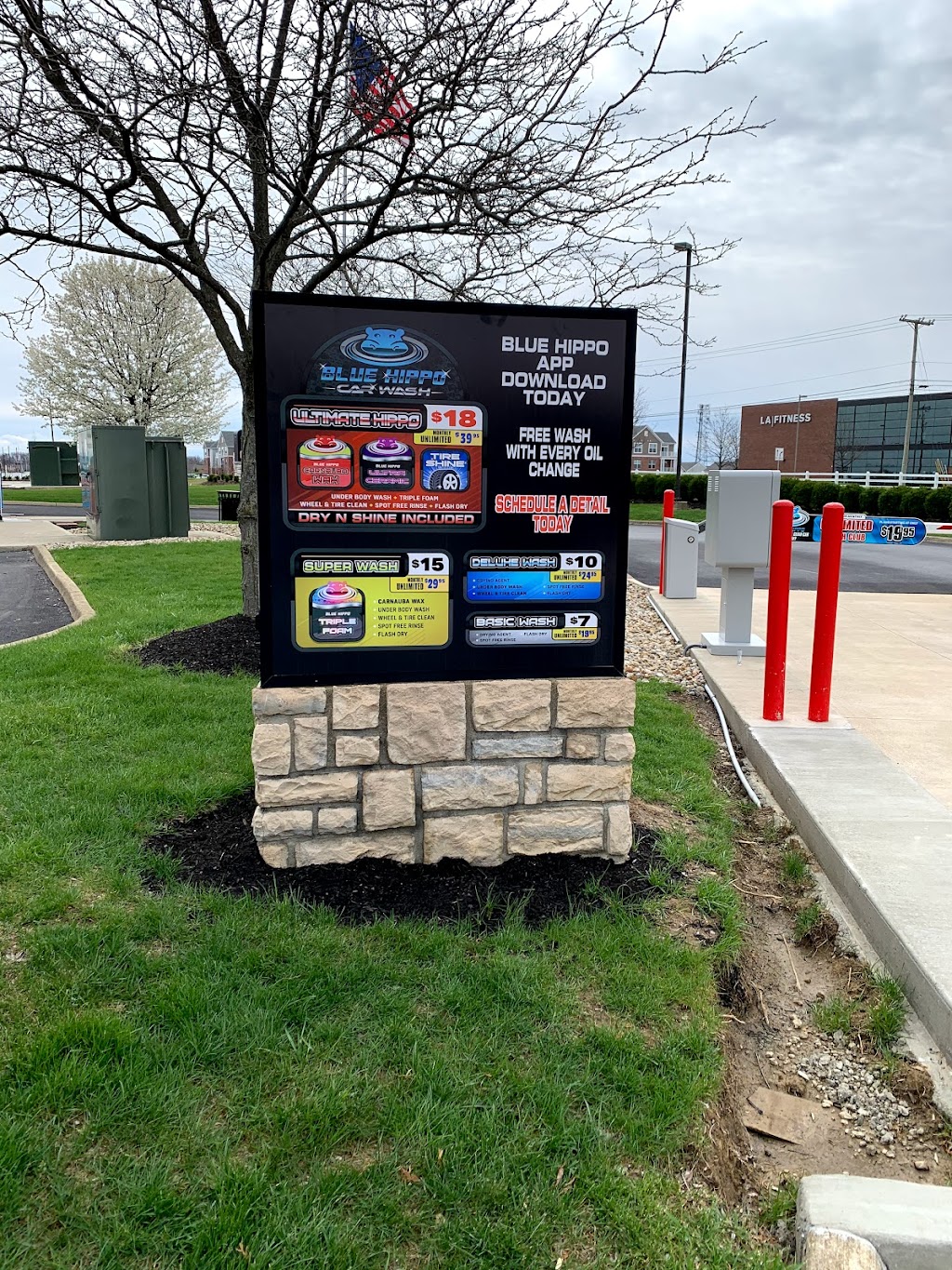 Blue Hippo Car Wash / Havoline Xpress Lube | 8888 Moreland St, Powell, OH 43065, USA | Phone: (740) 881-2378