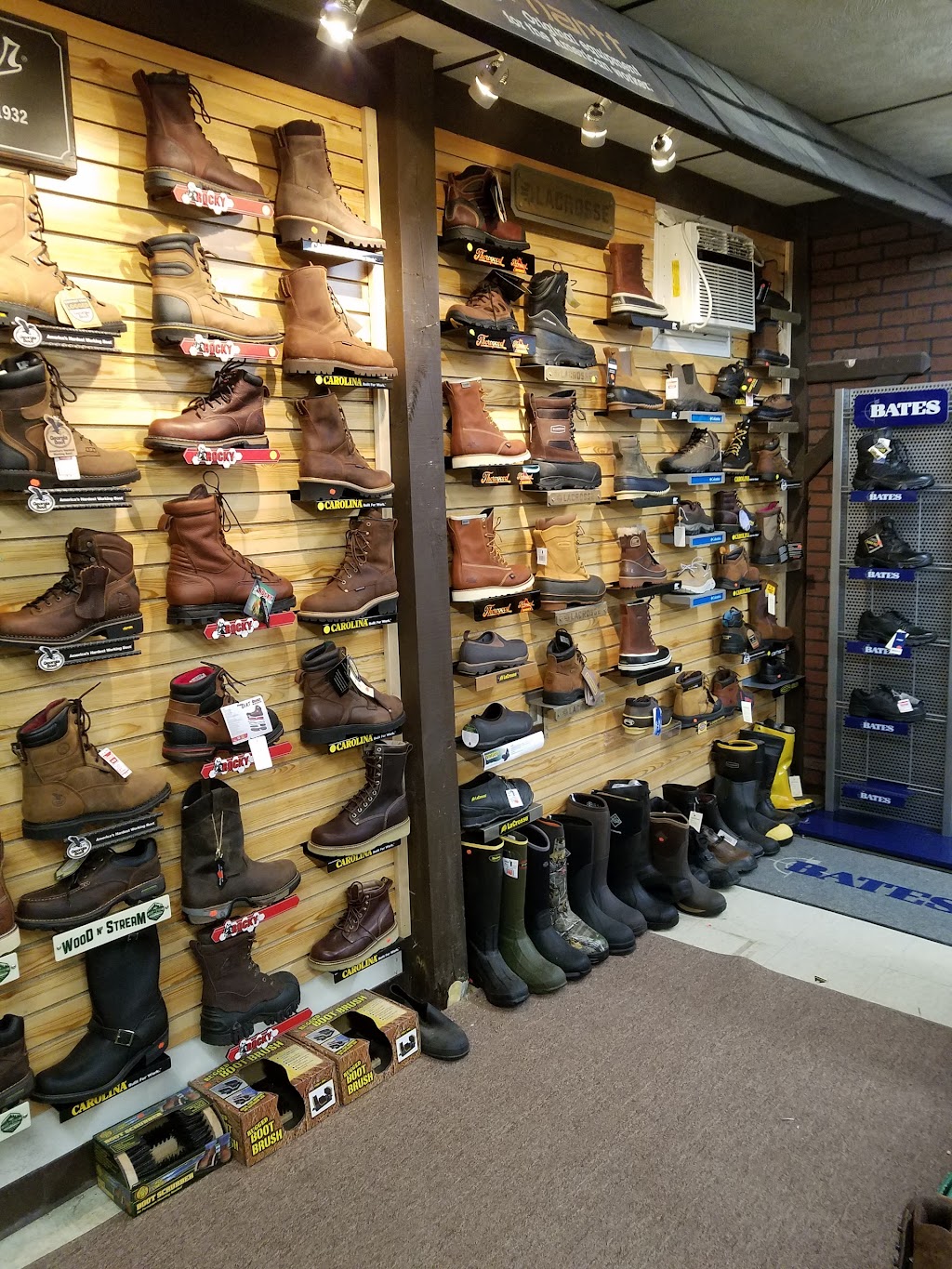 Molnar Outdoor | 9191 Leavitt Rd, Elyria, OH 44035, USA | Phone: (440) 986-3366