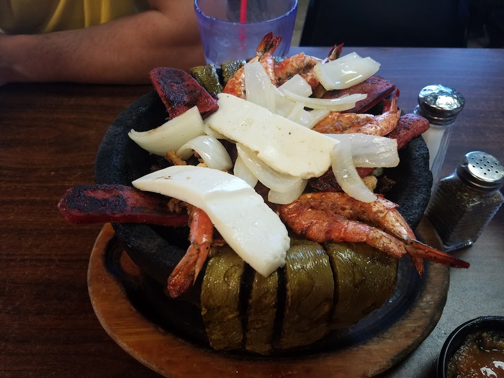 El Pulpo Restaurant | 2320 W Twelfth St, Dallas, TX 75208, USA | Phone: (214) 941-5070