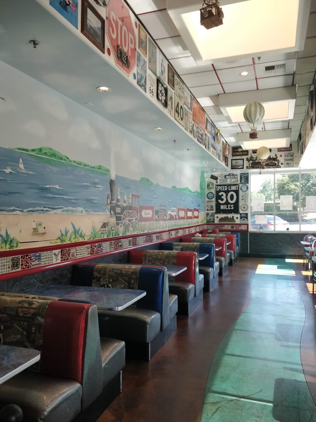 Legends Classic Diner | 1155 E Rte 66, Glendora, CA 91740 | Phone: (626) 852-2700