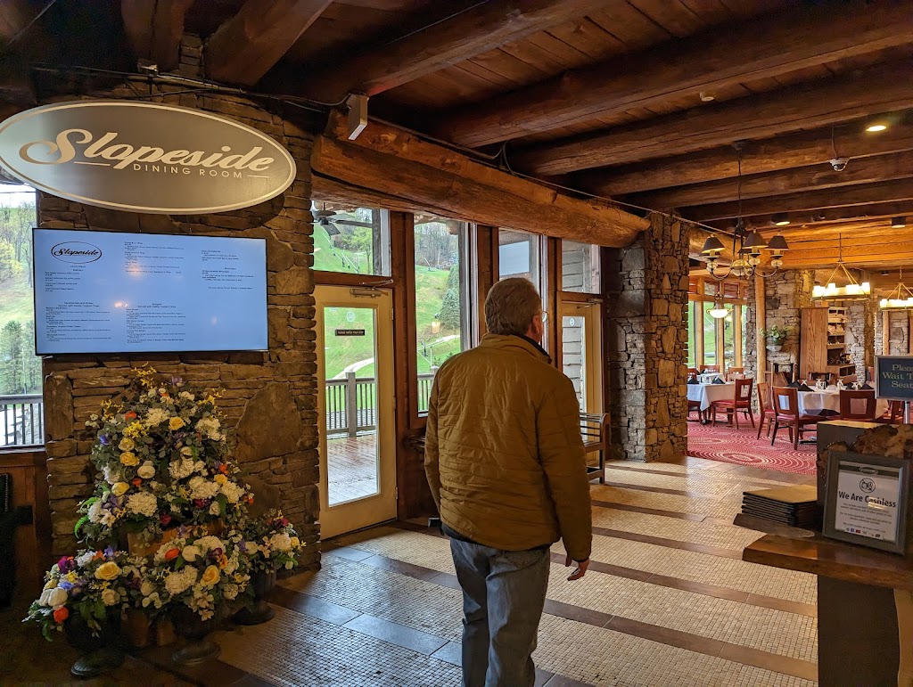 Slopeside Dining Room | 777 Water Wheel Dr, Rockwood, PA 15557, USA | Phone: (582) 682-7986