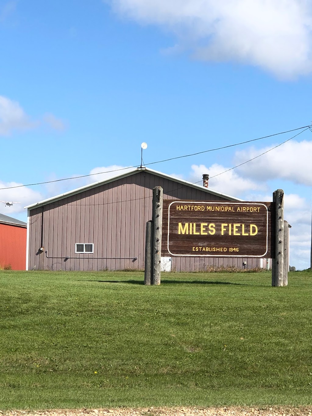 Hartford Municipal Airport-HXF | 4200 Co Hwy U, Hartford, WI 53027, USA | Phone: (262) 673-8225