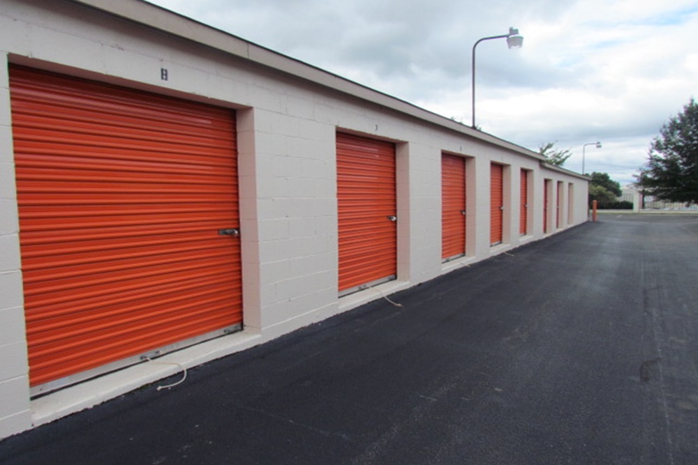 Public Storage | 321 N Chimney Rock Rd, Greensboro, NC 27409, USA | Phone: (336) 355-7484