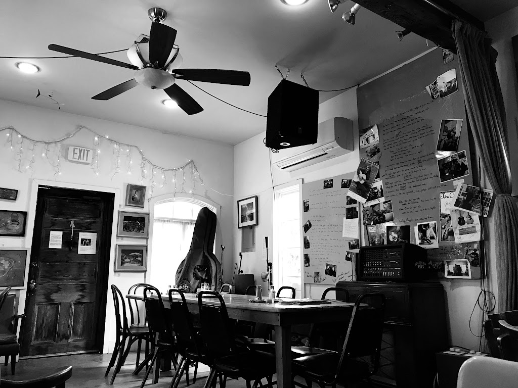 Birdman Coffee & Books | 5687 Commerce St, St Francisville, LA 70775, USA | Phone: (225) 635-3665