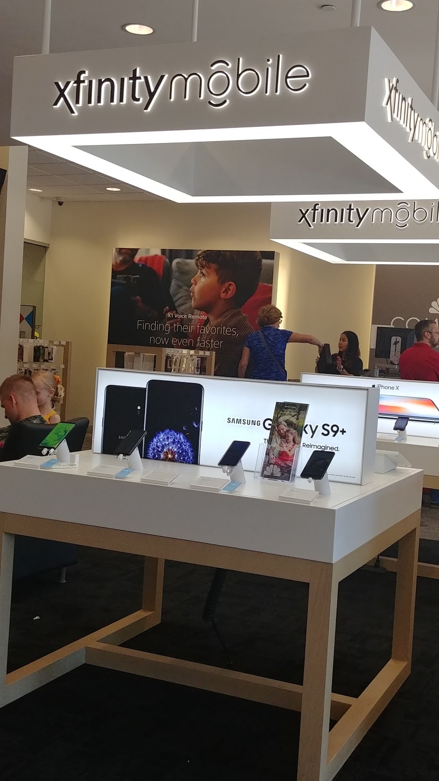 Xfinity Store by Comcast | 14209 Hall Rd, Shelby Township, MI 48316, USA | Phone: (888) 266-2278