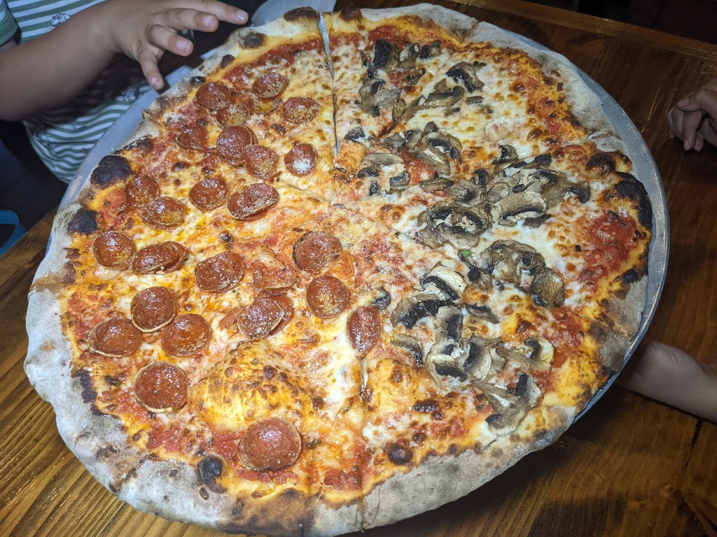 Bollinis Pizzeria Napolitana | 2315 S Garfield Ave, Monterey Park, CA 91754, USA | Phone: (323) 722-7600