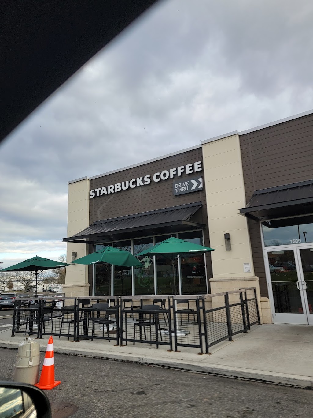 Starbucks | 1509 Lincoln Hwy, Levittown, PA 19056, USA | Phone: (267) 572-9902