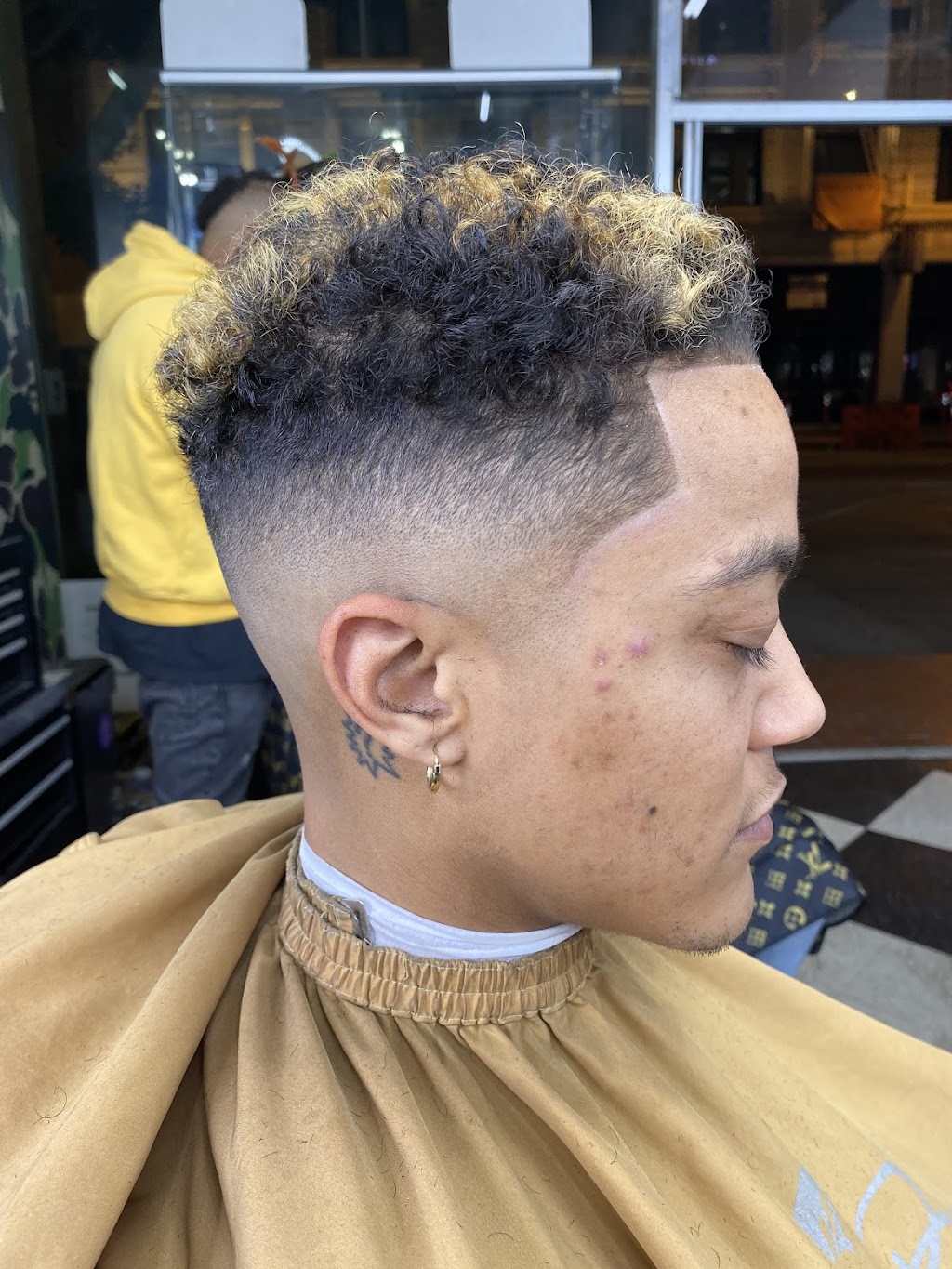 THE CORNER BARBERSHOPS ️ EST. 2005 | 743 S Broadway, Los Angeles, CA 90014, USA | Phone: (850) 319-3288