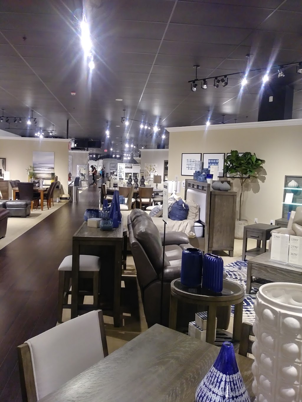 CITY Furniture | 3501 N Federal Hwy, Fort Lauderdale, FL 33308 | Phone: (954) 564-7700