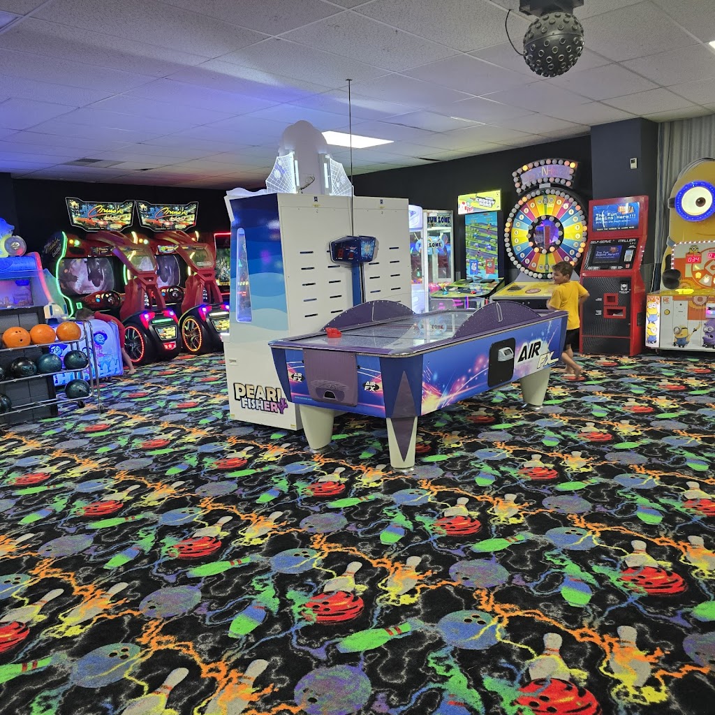 Grove City Bowl-O-Drome | 540 E Main St Ext, Grove City, PA 16127, USA | Phone: (724) 458-6840