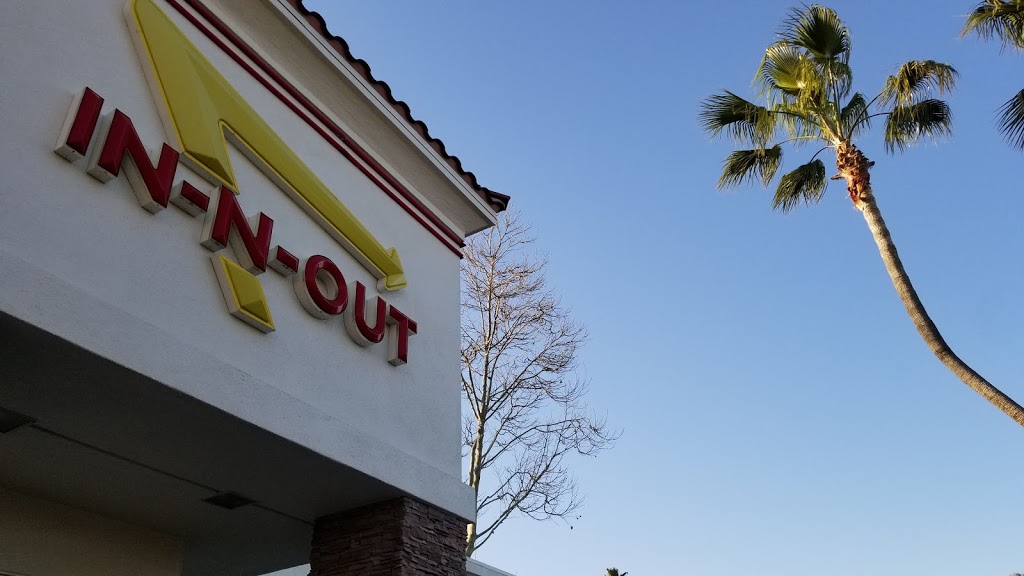 In-N-Out Burger | 1490 E Yosemite Ave, Manteca, CA 95336 | Phone: (800) 786-1000