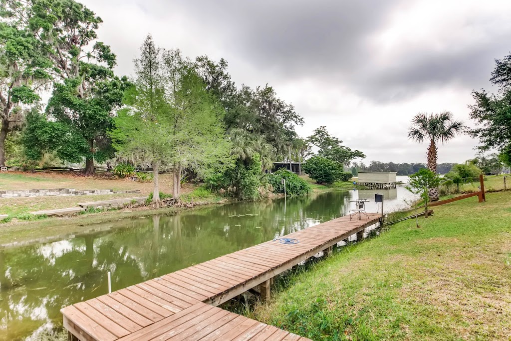 Serene Lakefront Duplex with Pool and Hot Tub | 5399 Jessamine Ln, Orlando, FL 32839, USA | Phone: (803) 984-6733