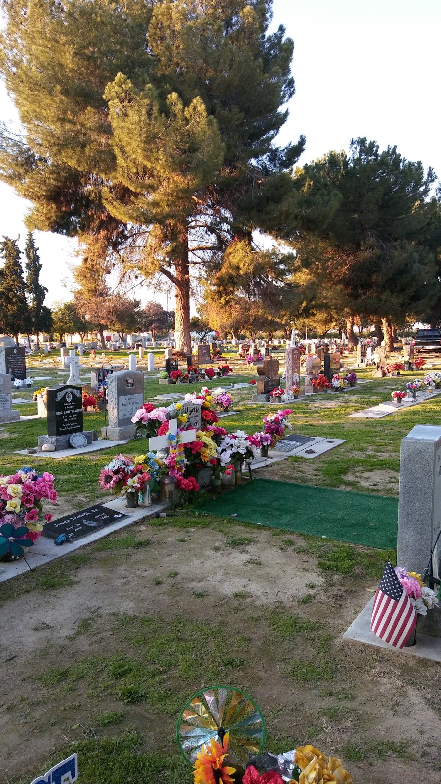 Golden Sunset Memorial Park | 310 S Goldenrod Ave, Kerman, CA 93630, USA | Phone: (559) 846-9225