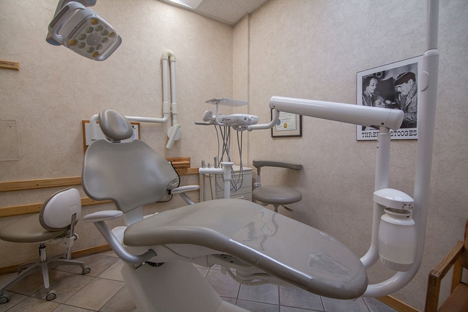 Village Square Dental Centre | 249 St Catharines St, Smithville, ON L0R 2A0, Canada | Phone: (905) 957-2311