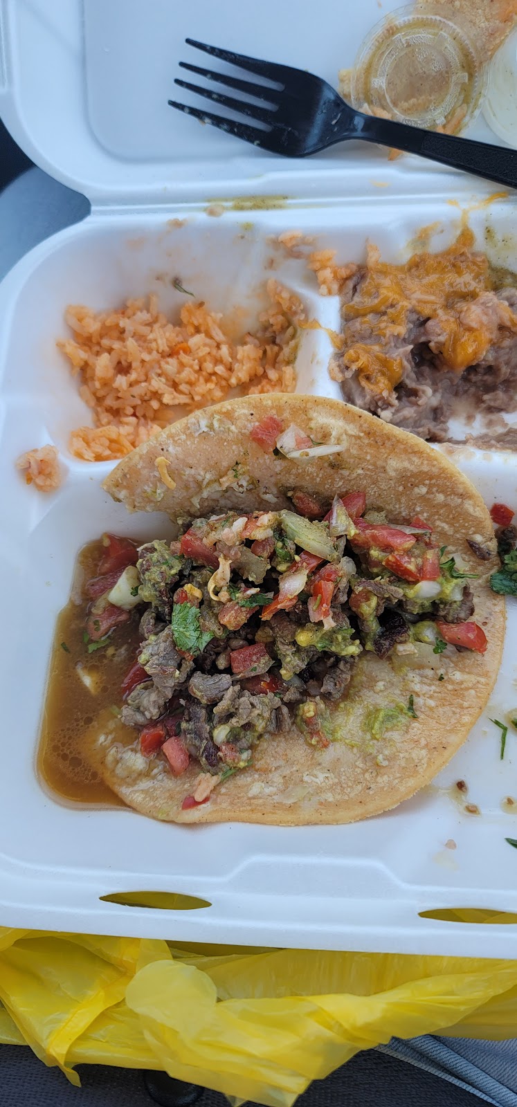 Robertitos Tacos Shop | 1881 6th Ave Dr, Kingsburg, CA 93631 | Phone: (559) 869-6002