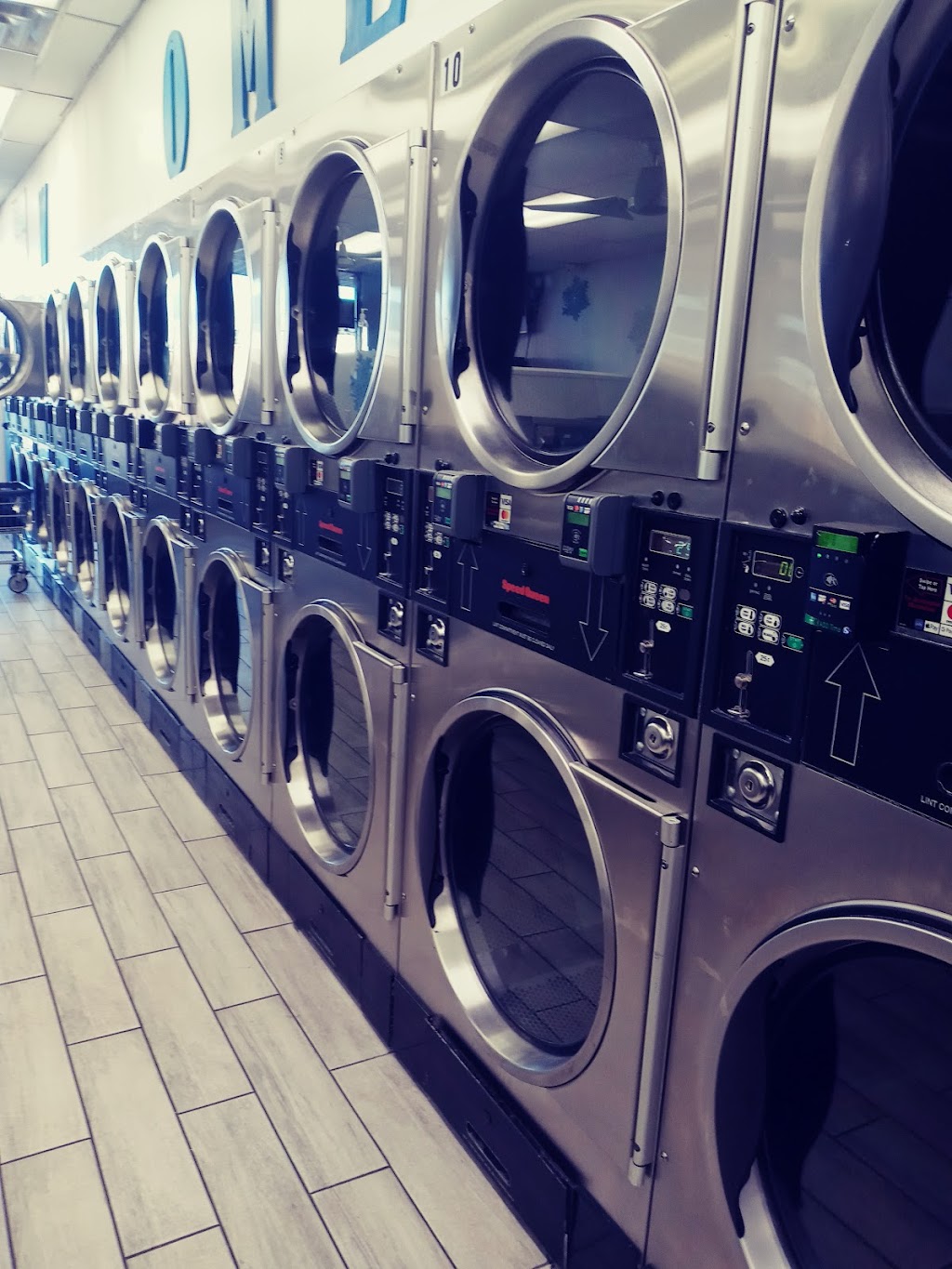 Medlock Coin Laundry | 3564 Wesley Chapel Rd ste, Decatur, GA 30034 | Phone: (678) 357-6893