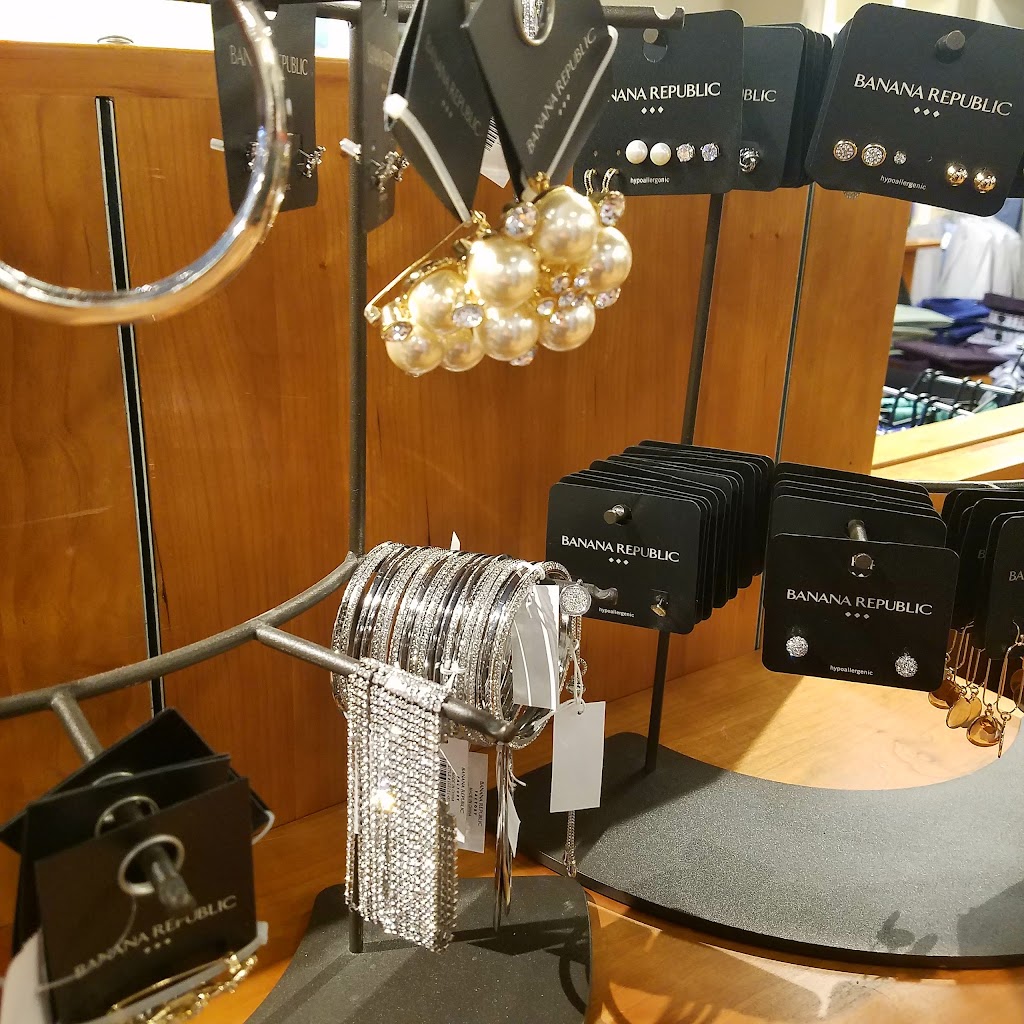 Banana Republic Factory Store | 549 S Chillicothe Rd, Aurora, OH 44202, USA | Phone: (330) 995-9055