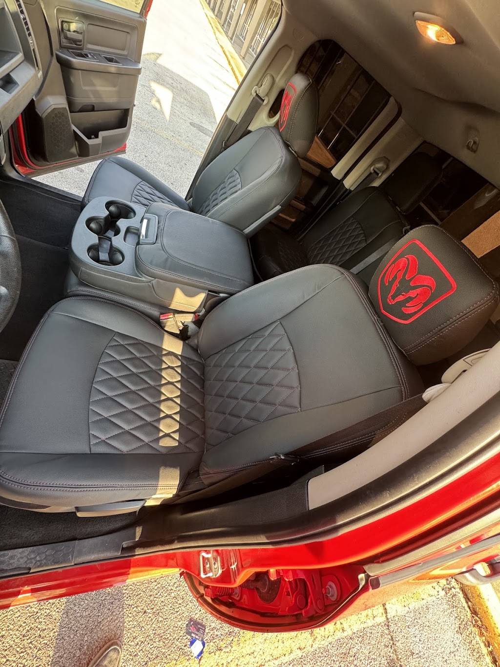 G & L Upholstery | 5600 River Oaks Blvd, River Oaks, TX 76114, USA | Phone: (682) 788-0238