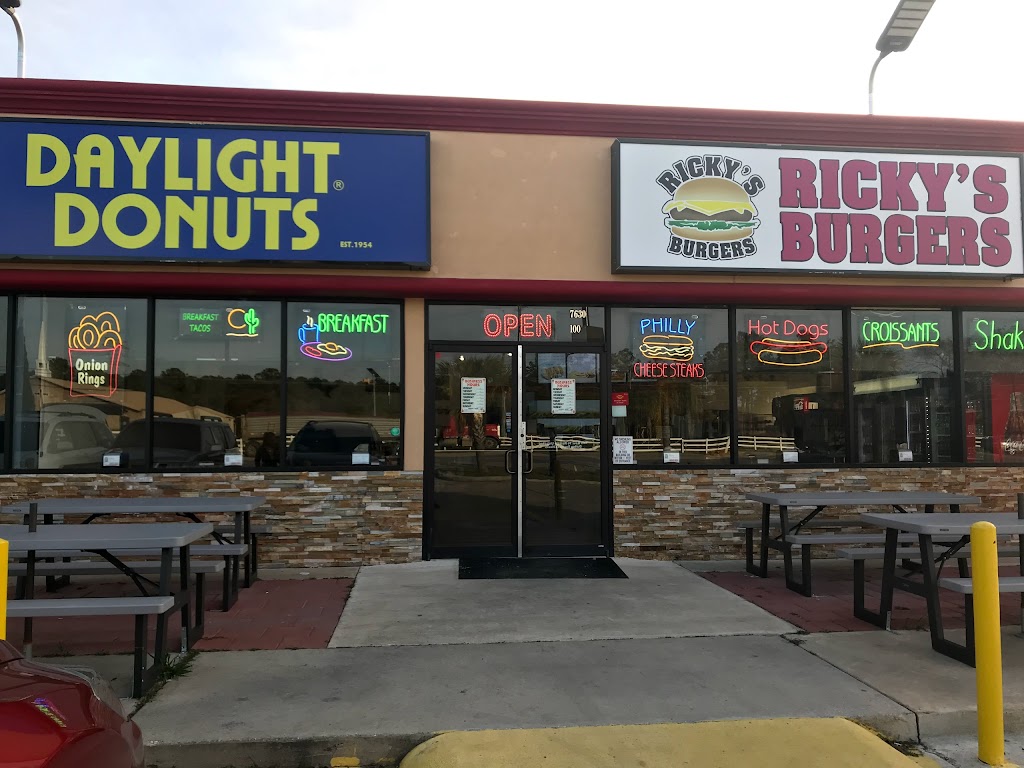 Daylight Donuts | 1526 Sterling Dr, Baytown, TX 77523 | Phone: (281) 918-0172