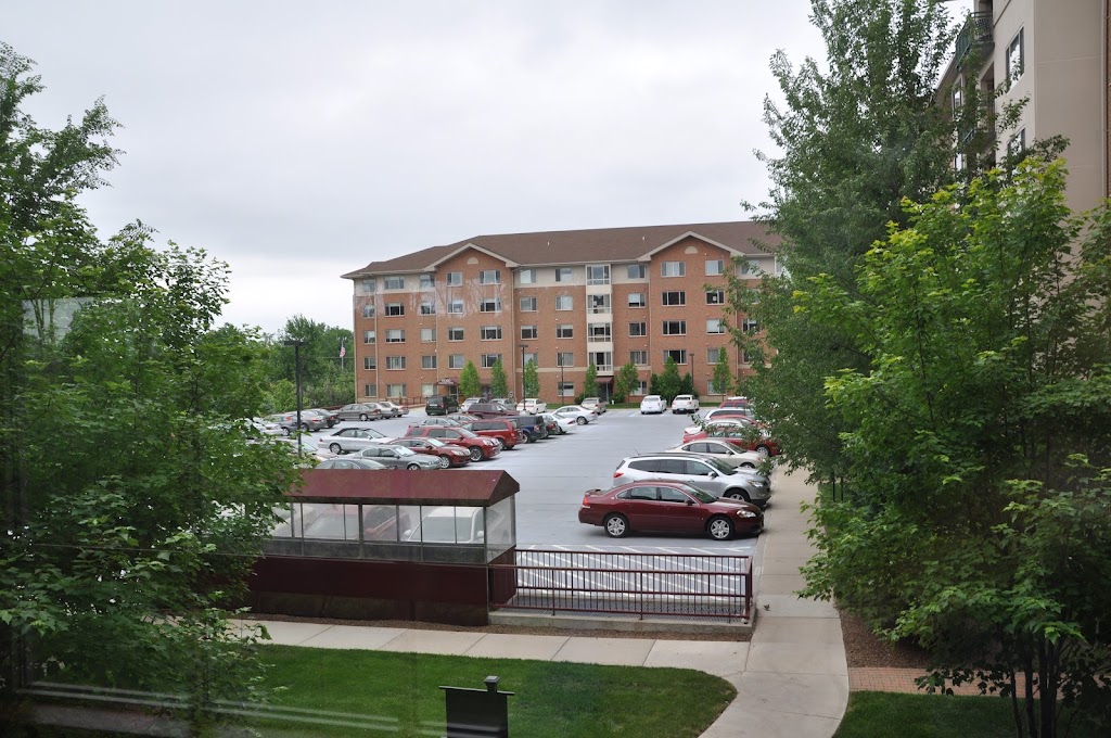 Fox Run Senior Living Community | 41000 W 13 Mile Rd, Novi, MI 48377, USA | Phone: (248) 668-8600