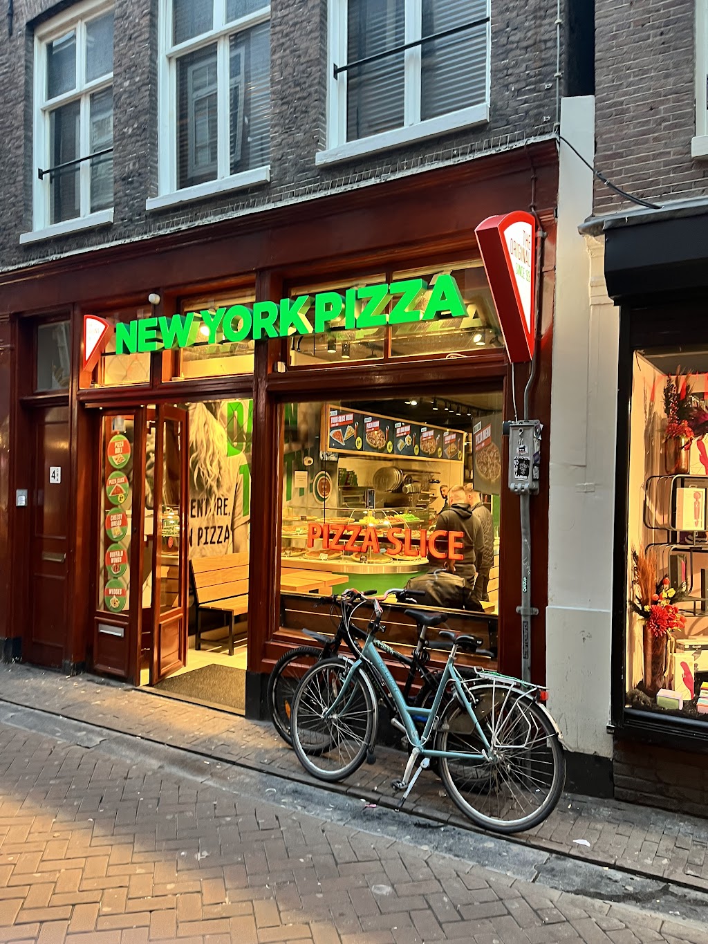 New York Pizza | Lange Niezel 4, 1012 GT Amsterdam, Netherlands | Phone: 020 226 0228