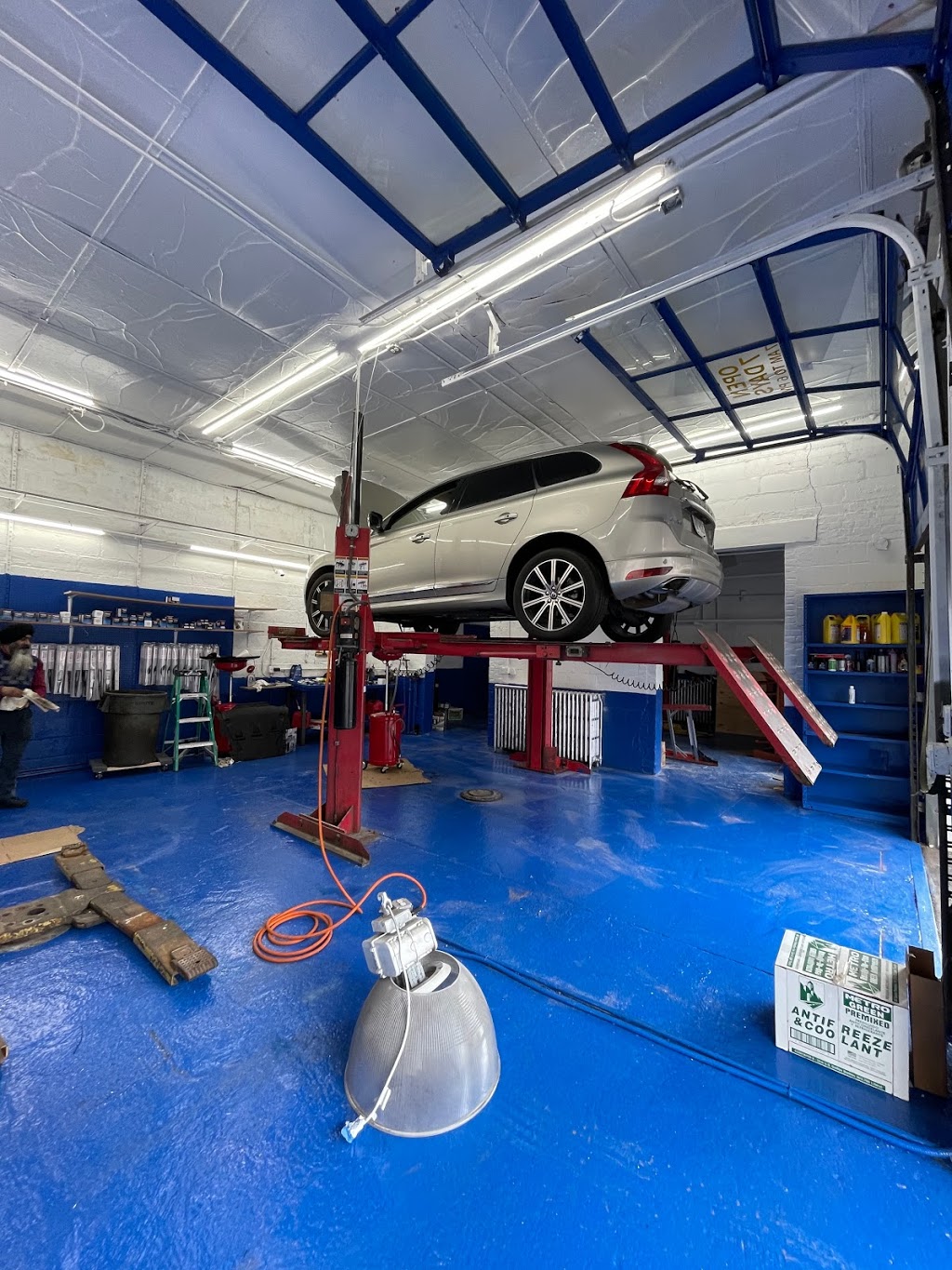 Nihaal Auto Repairs | 120 Cutter Mill Rd, Great Neck, NY 11021, USA | Phone: (516) 407-3111