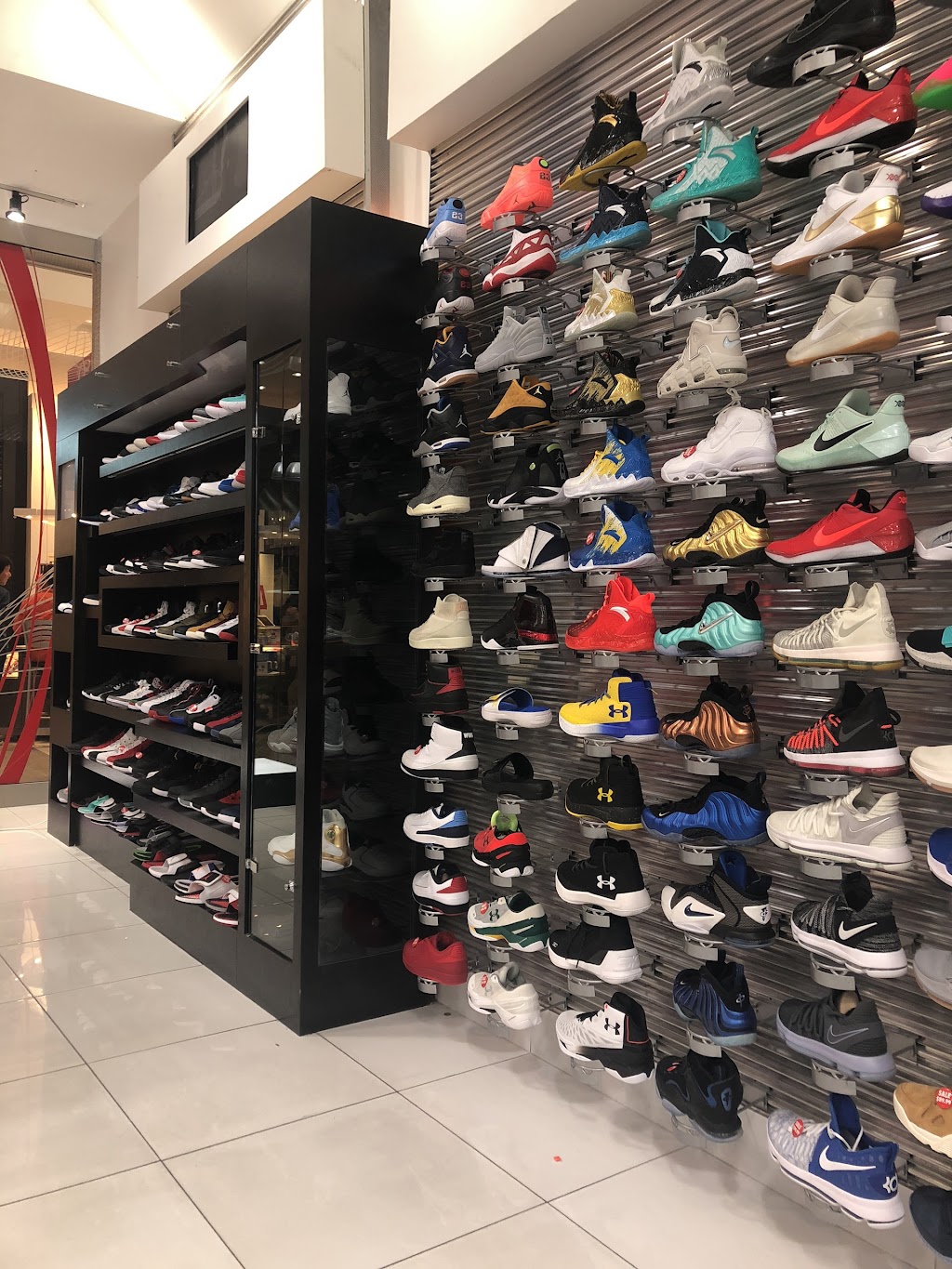 Shoe Palace | 447 Great Mall Dr Suite 190, Milpitas, CA 95035, USA | Phone: (408) 262-1400
