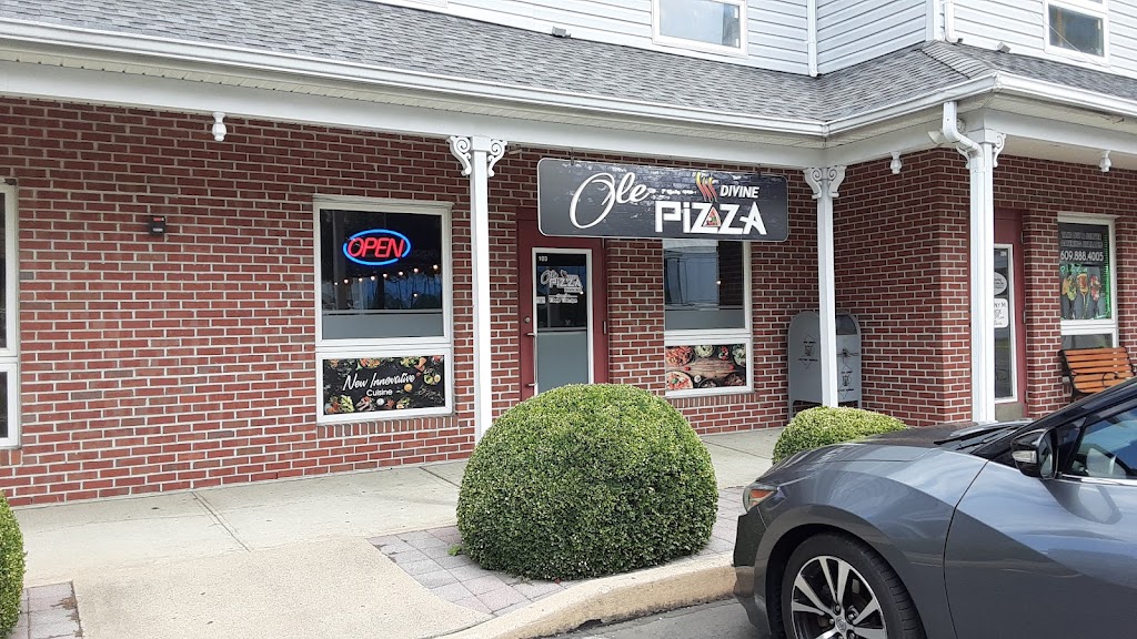 Divine Pizza | 634 Arena Dr #104, Trenton, NJ 08610 | Phone: (609) 888-4005