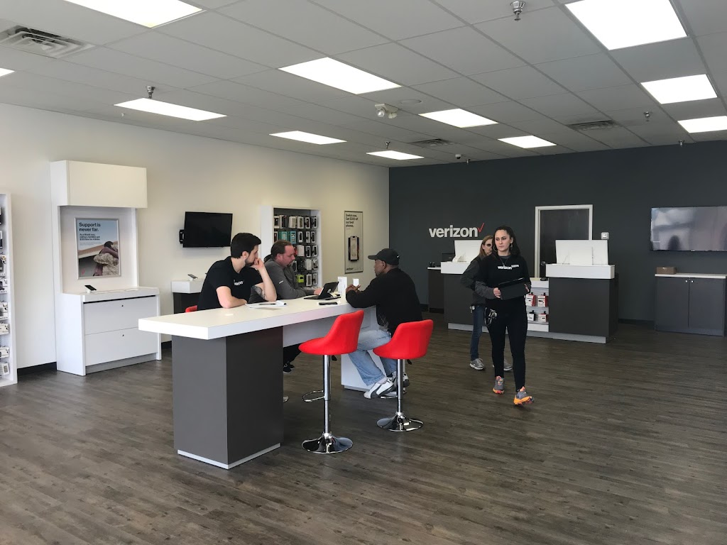 Verizon Authorized Retailer - Russell Cellular | 1019 High Point St, Randleman, NC 27317, USA | Phone: (336) 498-6677