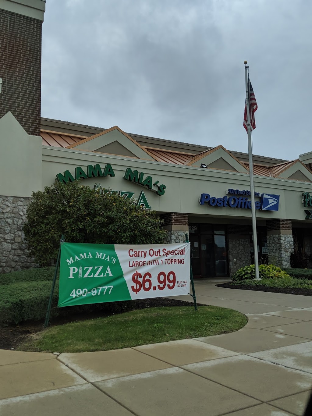 Mama Mias Pizza - Dupont | 1525 W Dupont Rd, Fort Wayne, IN 46825, USA | Phone: (260) 490-9777