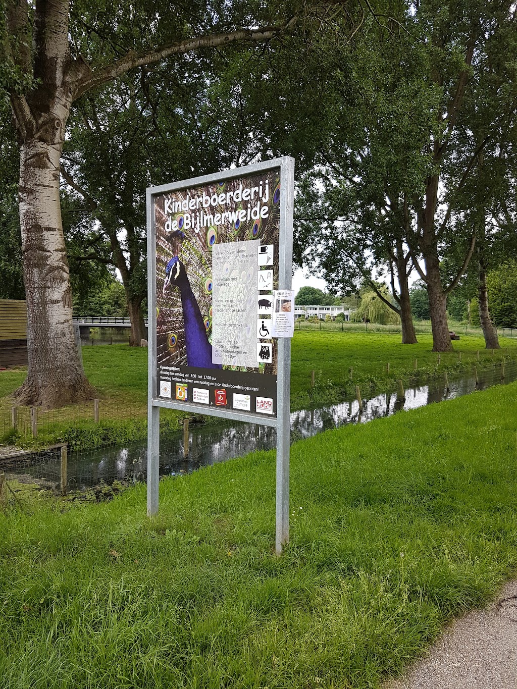 Childrens Farm De Bijlmerweide | Provincialeweg 46-A, 1103 SB Amsterdam-Zuidoost, Netherlands | Phone: 020 695 1149