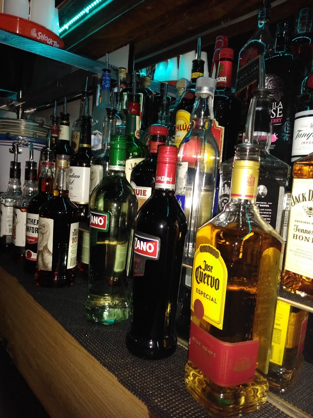 Baseline Bar & Billiards | 3865 SE 58th Ave, Ocala, FL 34480, USA | Phone: (352) 421-5275