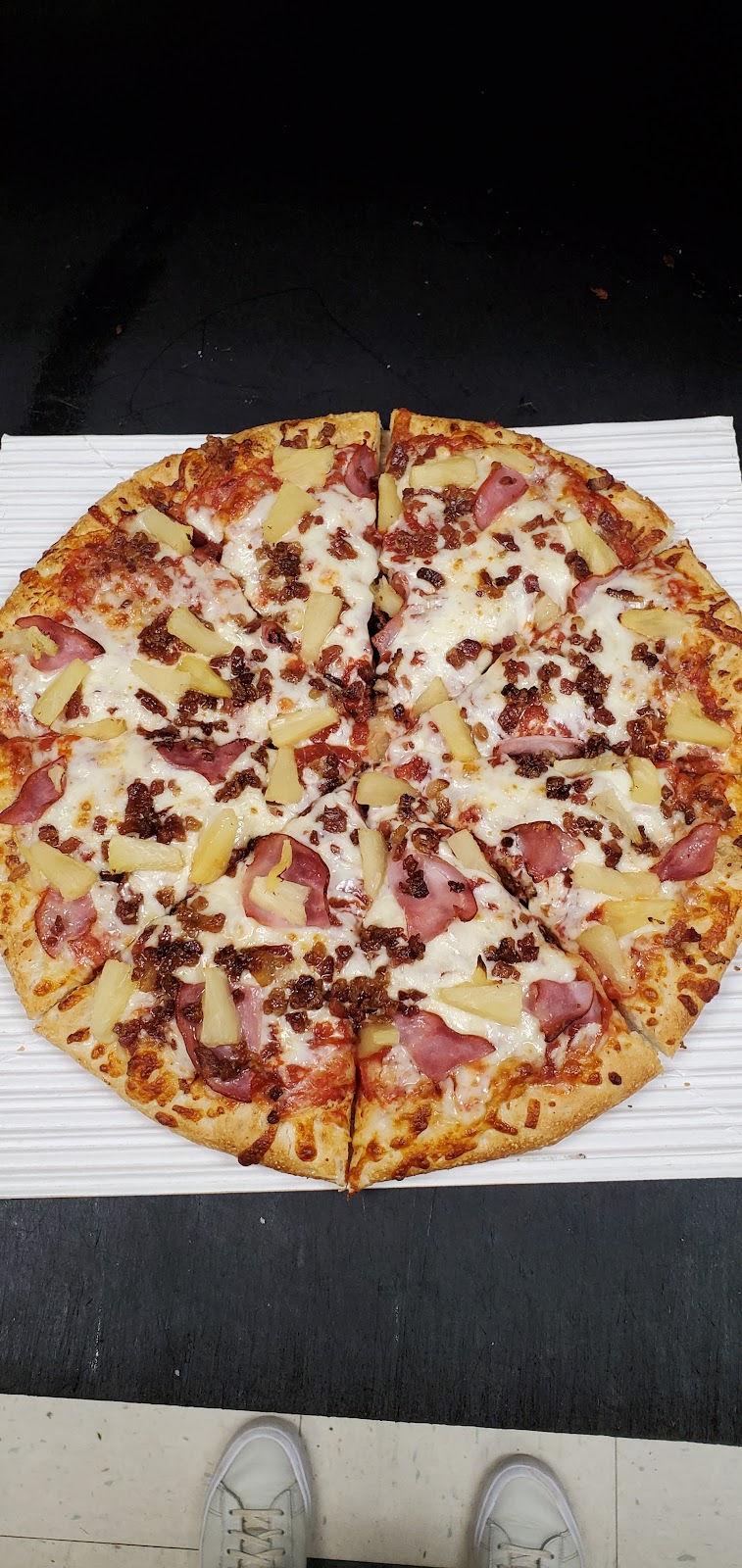 Louies Pizza | 11515 26 Mile Rd, Washington, MI 48094, USA | Phone: (586) 786-1616