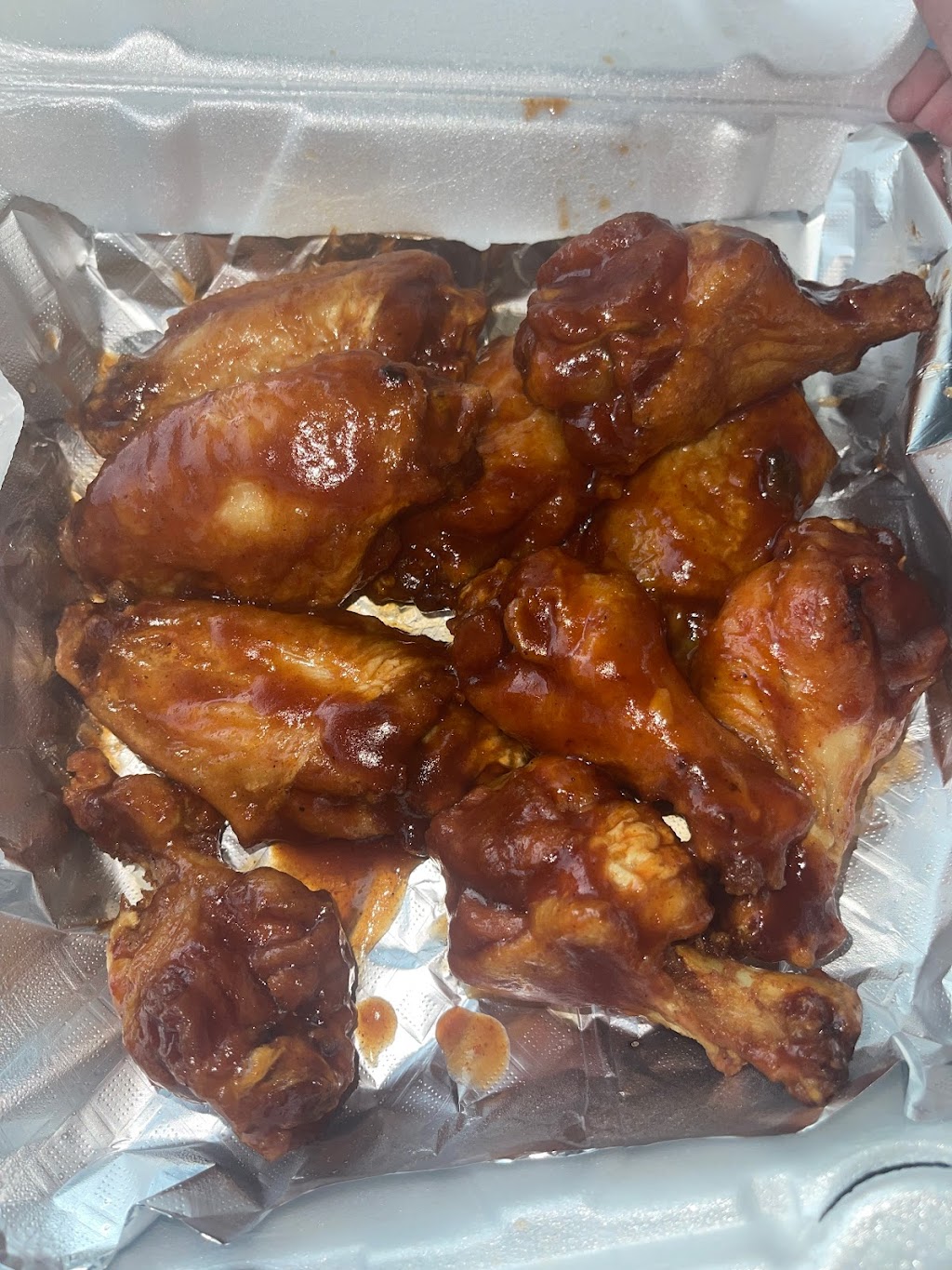 Hot Wings & More | 804 E Pearl St, Granbury, TX 76048, USA | Phone: (817) 964-3001