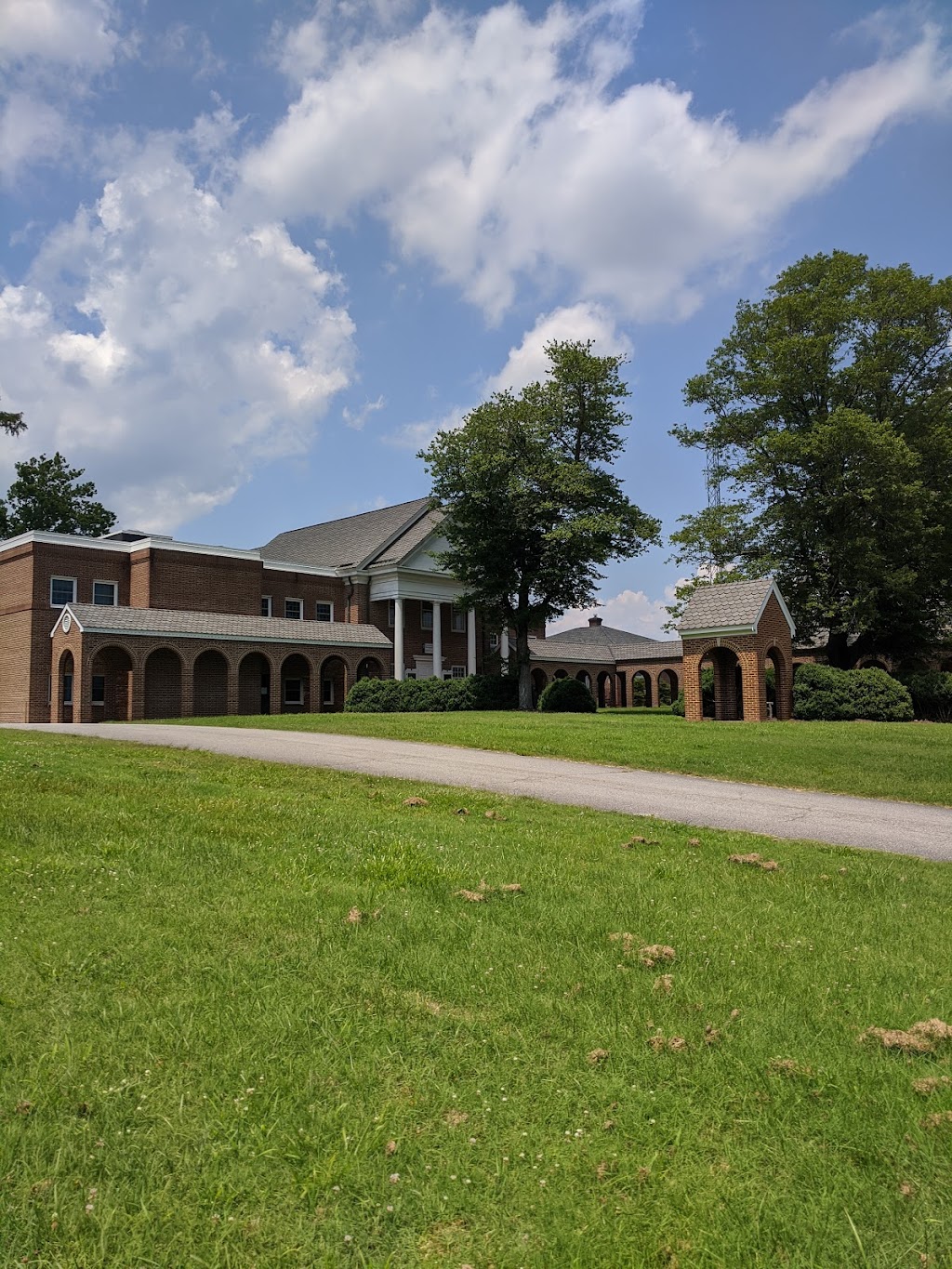 Boykins Tavern | 17146 Monument Cir, Windsor, VA 23487, USA | Phone: (757) 357-5182