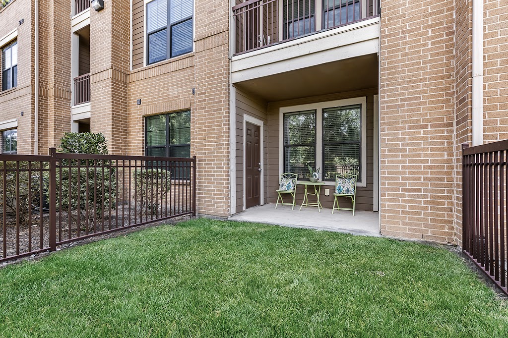 Mansfield on the Green Apartments | 250 N State Hwy 360, Mansfield, TX 76063, USA | Phone: (855) 601-2408