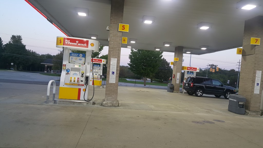 Shell - gas station  | Photo 3 of 9 | Address: 37500 W 12 Mile Rd, Farmington Hills, MI 48331, USA | Phone: (248) 994-0420