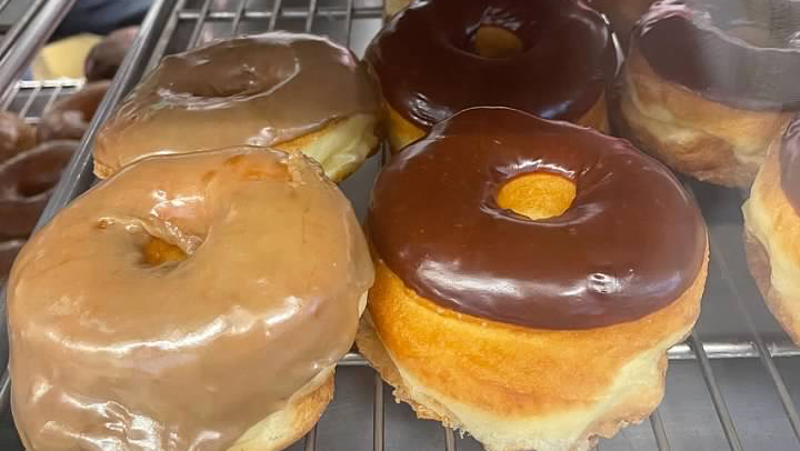 Donut Stoppe | 21461 Brookhurst St, Huntington Beach, CA 92646 | Phone: (714) 963-1100