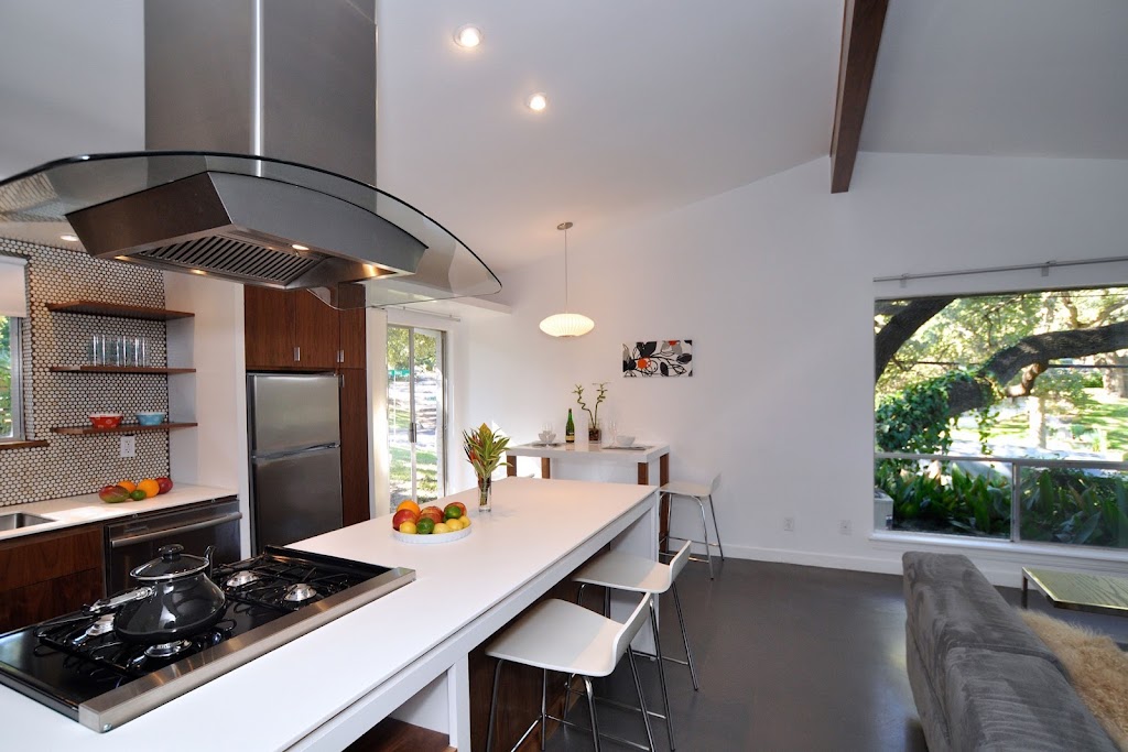 Soco Spaces Travis Heights Modern Green Door | 1101 B, Reagan Terrace Suite B, Austin, TX 78704, USA | Phone: (512) 348-8664