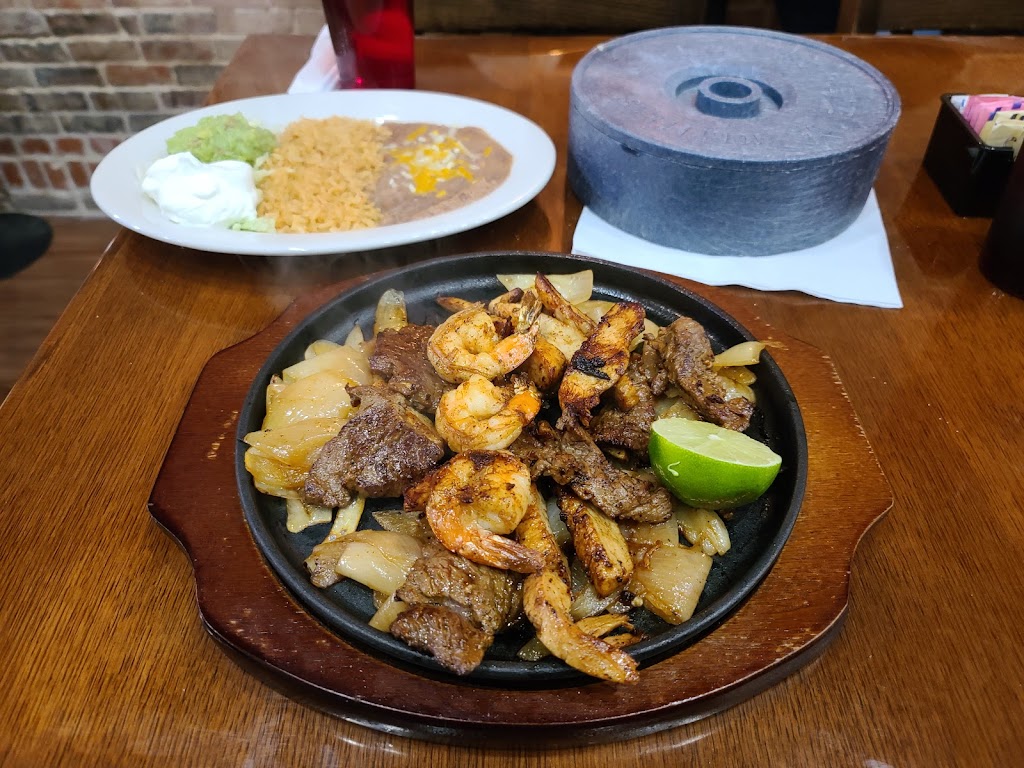 Arroyos Mexican Restaurant | Whitewright | 120 W Grand St, Whitewright, TX 75491, USA | Phone: (430) 703-4017