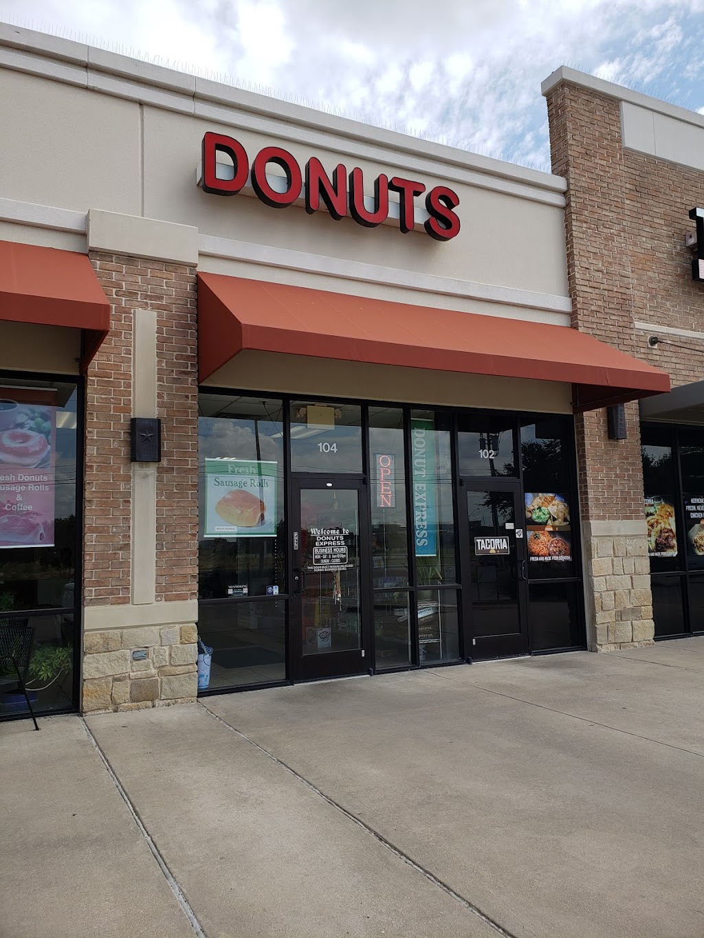 Donut Express | 2464 Lacy Ln #104, Carrollton, TX 75006, USA | Phone: (972) 799-4558