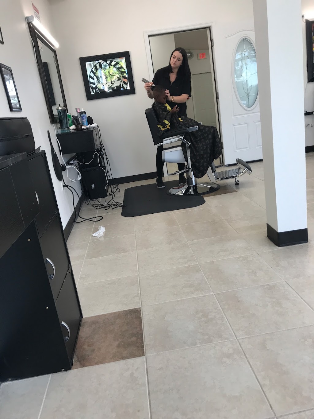 The Royal Barber Lounge | 1011 St Petersburg Dr W, Oldsmar, FL 34677, USA | Phone: (813) 586-3233