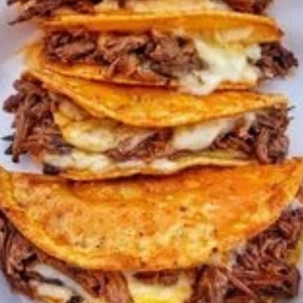 Food truck -Tacos Y BIrria Aaron | 2910 W 1st St, Santa Ana, CA 92703, USA | Phone: (714) 906-0001