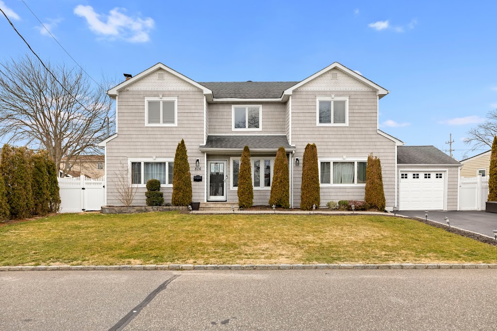 Michael A. Gregoretti, Realtor | 66 Squirrel Ln, Levittown, NY 11756, USA | Phone: (516) 459-3658